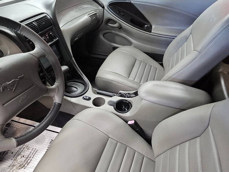 2004 Ford Mustang GT Deluxe