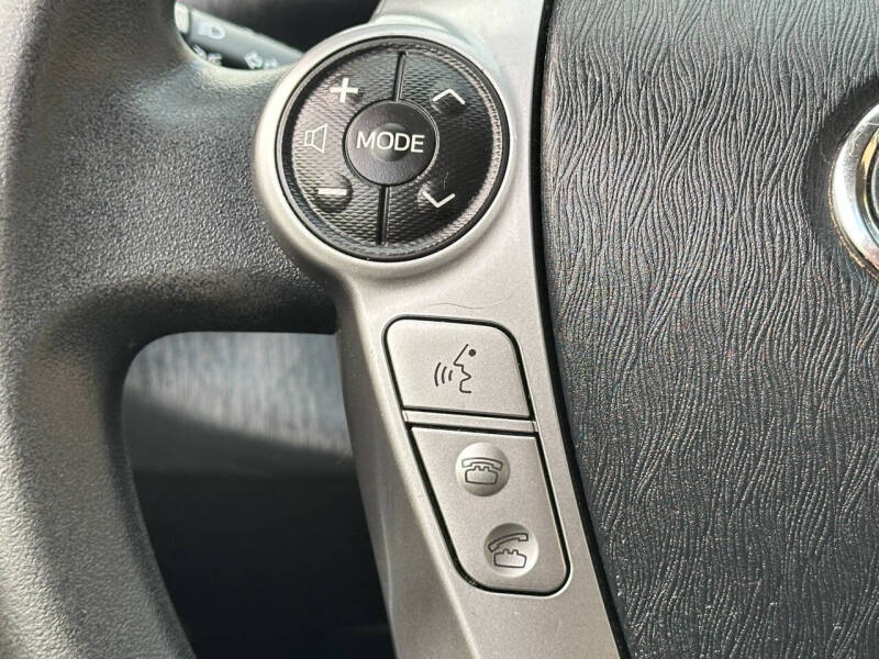 2015 Toyota Prius v Three