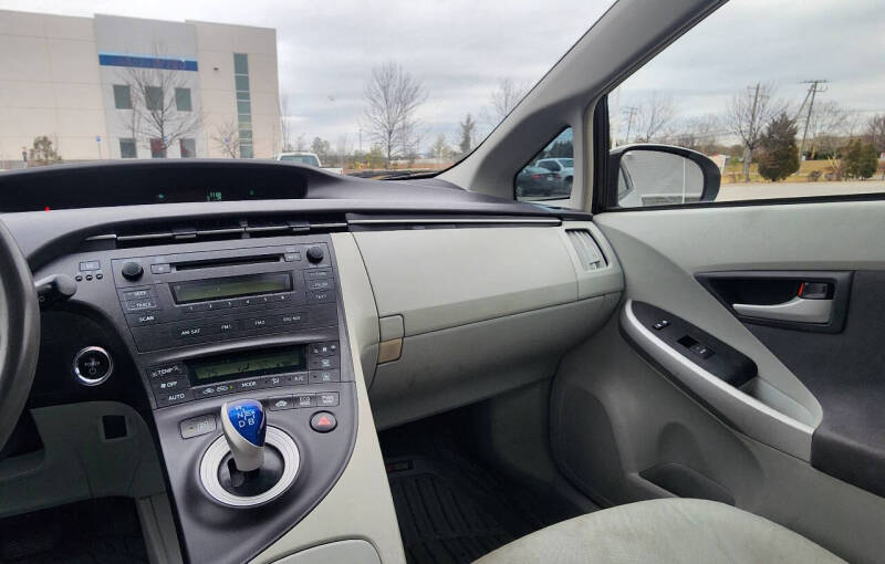 2010 Toyota Prius III