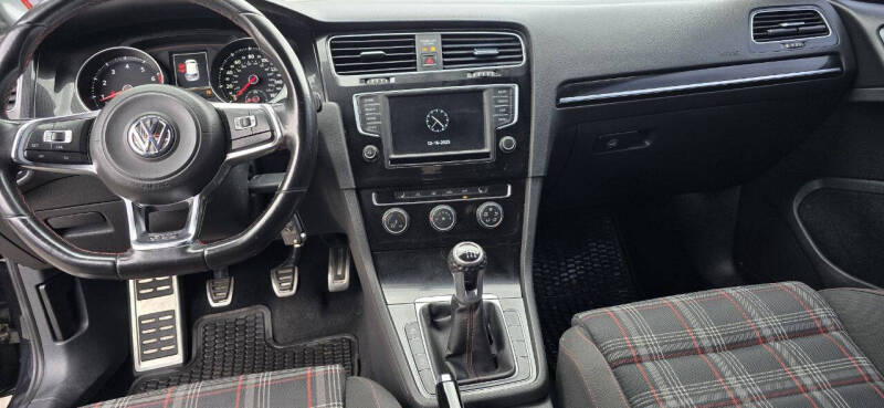 2016 Volkswagen Golf GTI SE