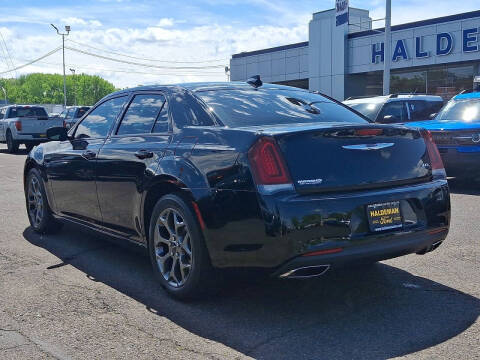 2017 Chrysler 300 S