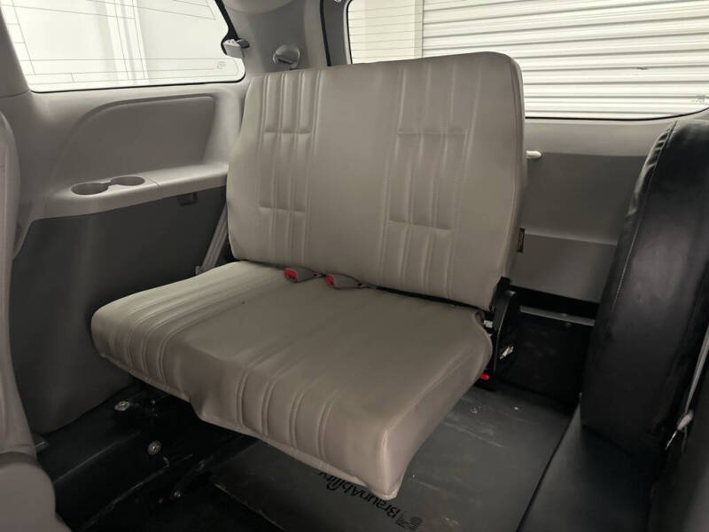 2020 Toyota Sienna L 7-Passenger