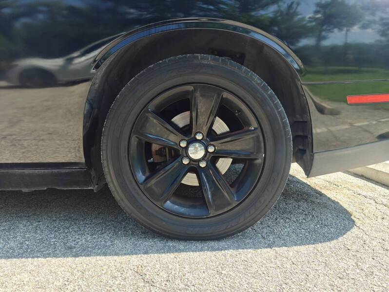 2016 Dodge Challenger SXT Plus