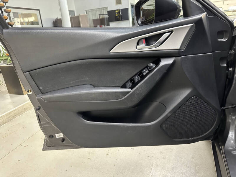 2017 Mazda MAZDA3 Sport