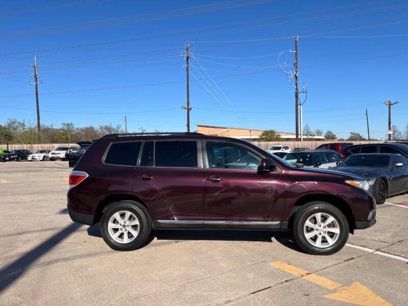 2011 Toyota Highlander SE