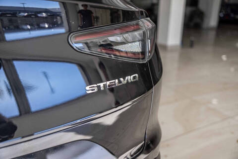 2025 Alfa Romeo Stelvio
