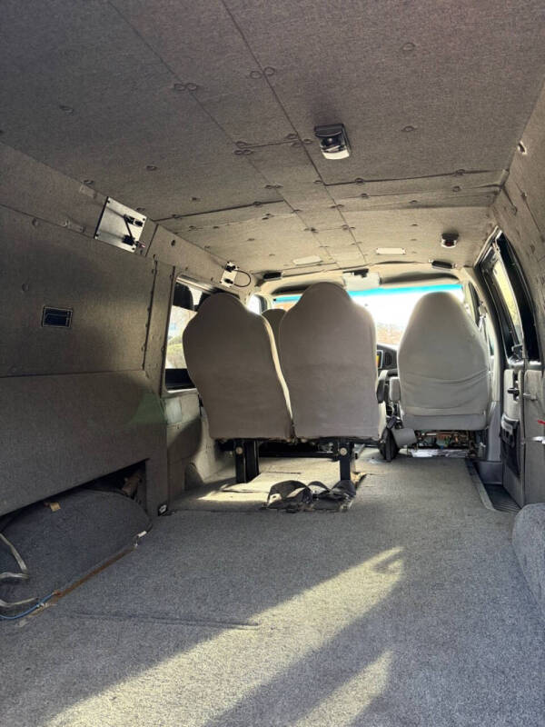 2003 Ford E-Series E-350 SD