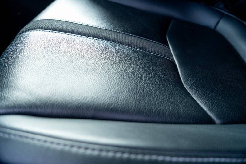 2023 Honda Pilot EX-L w/Rear Captain's Chairs