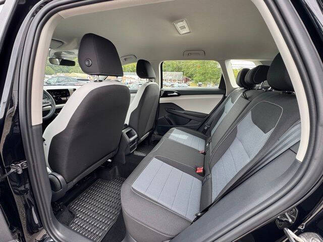 2025 Volkswagen Taos S 4Motion