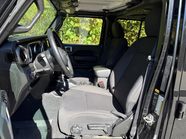 2022 Jeep Gladiator Sport S