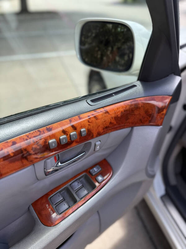 2004 Lexus LS 430