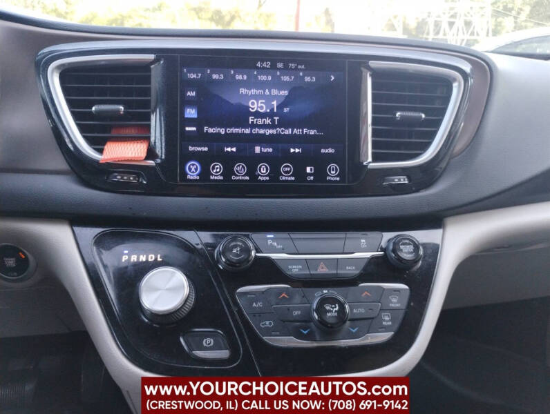 2017 Chrysler Pacifica Touring-L Plus