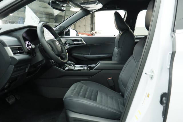 2026 Mitsubishi Outlander LE