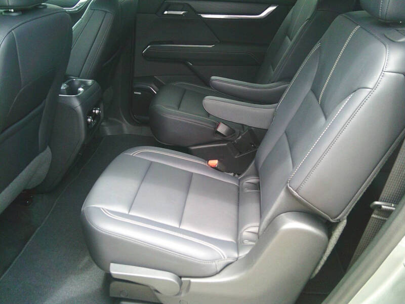 2024 GMC Acadia Elevation