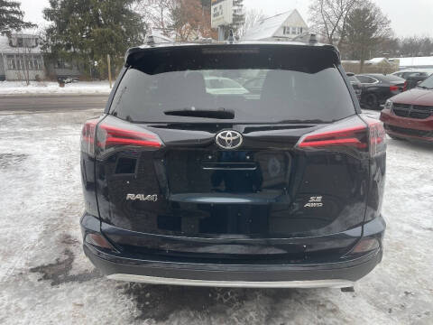 2017 Toyota RAV4 SE