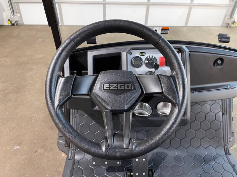 2025 E-Z-GO Express 6 ELiTE Lithium