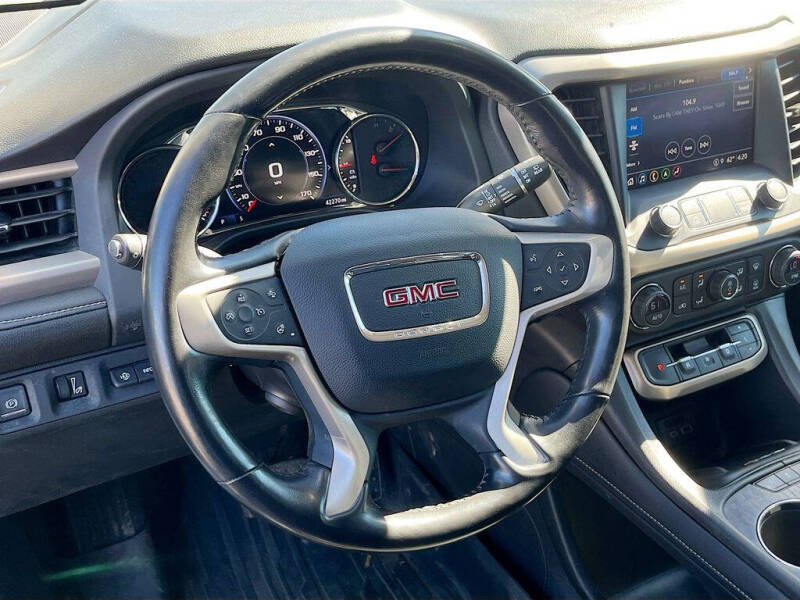 2022 GMC Acadia Denali