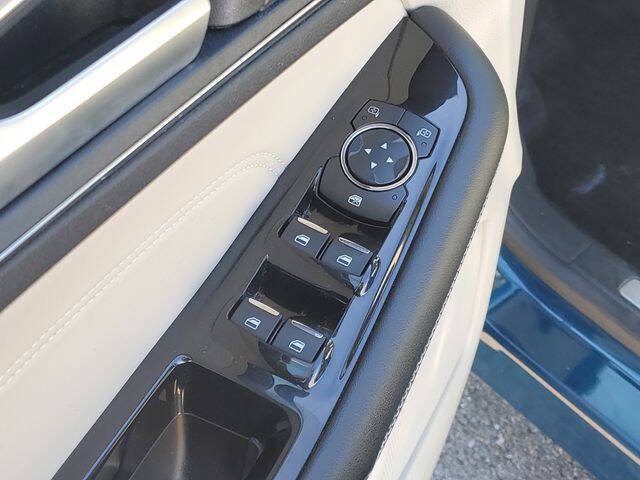 2020 Ford Edge Titanium