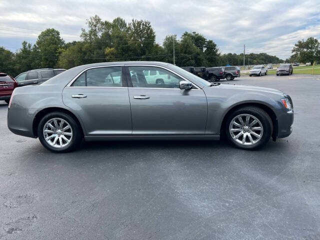 2012 Chrysler 300 Limited photo 4