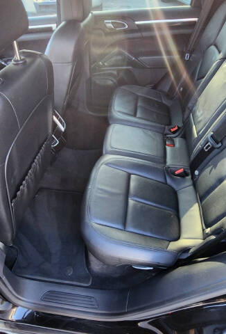 2014 Porsche Cayenne Platinum