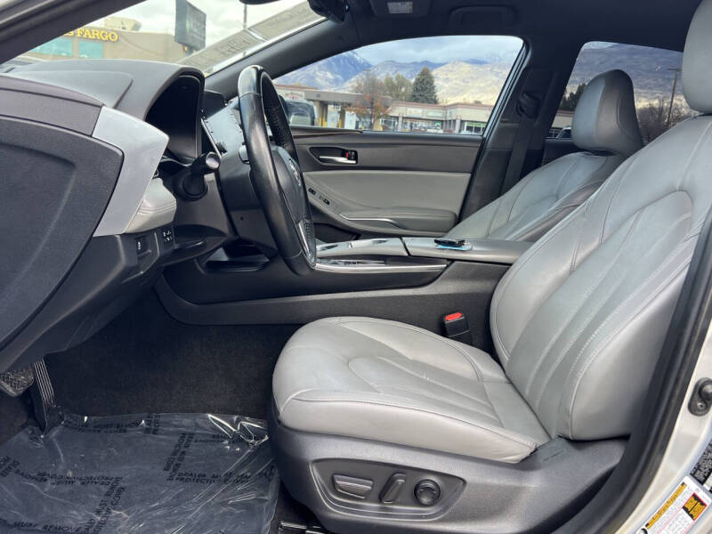 2021 Toyota Avalon Hybrid XLE