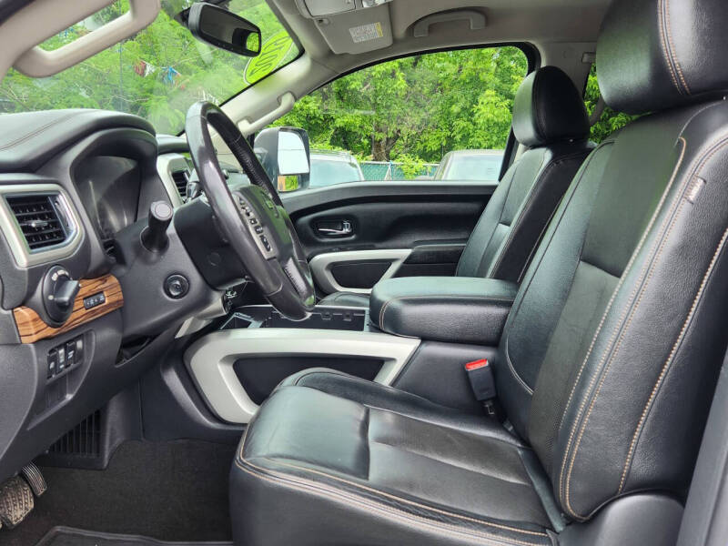 2019 Nissan Titan XD SL