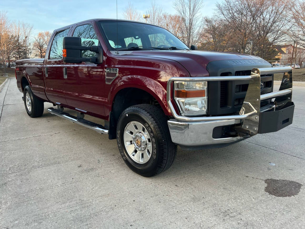 2008 Ford F-250 Super Duty XLT 4dr Crew Cab 4WD LB's photo
