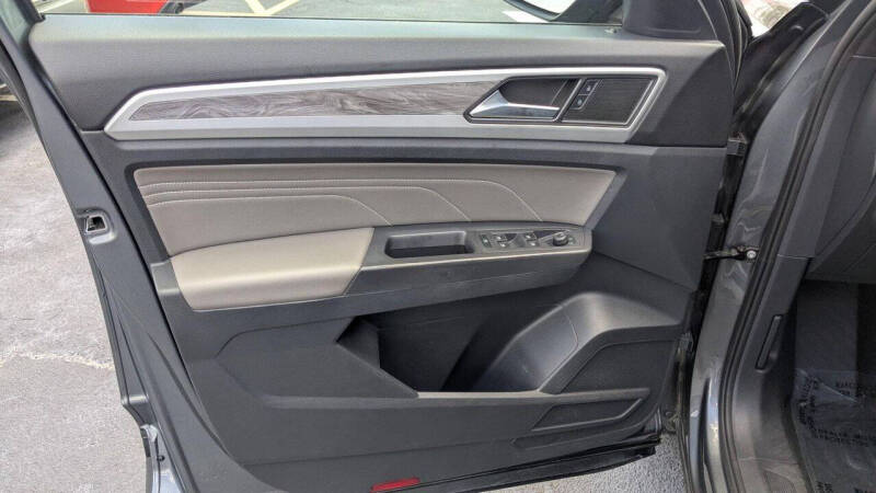 2023 Volkswagen Atlas Cross Sport SE