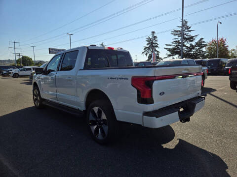 2025 Ford F-150 Lightning Platinum