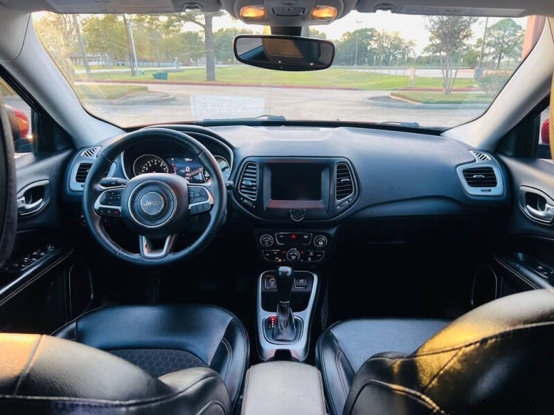 2018 Jeep Compass Latitude photo 14