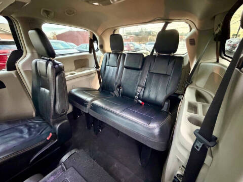 2016 Chrysler Town and Country Touring