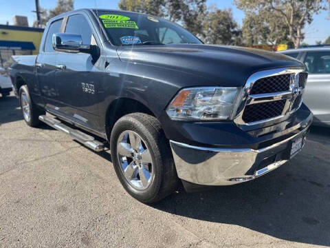 2017 RAM 1500 SLT
