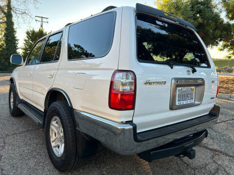 2002 Toyota 4Runner SR5