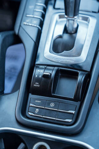 2017 Porsche Cayenne Platinum Edition