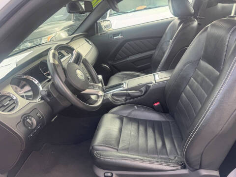 2010 Ford Mustang V6