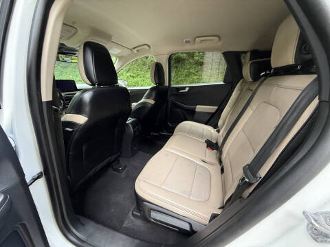 2020 Ford Escape Titanium