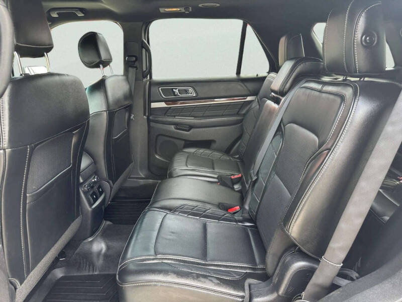 2017 Ford Explorer Platinum