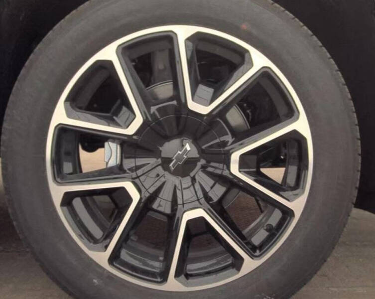 2025 Chevrolet Tahoe RST