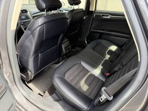 2017 Ford Fusion SE
