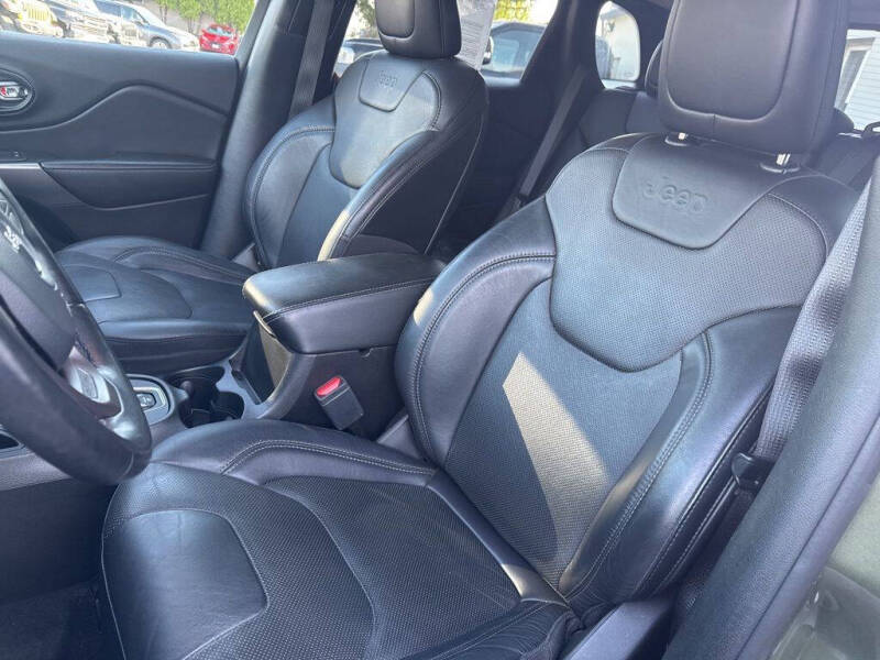 2021 Jeep Cherokee Latitude Lux
