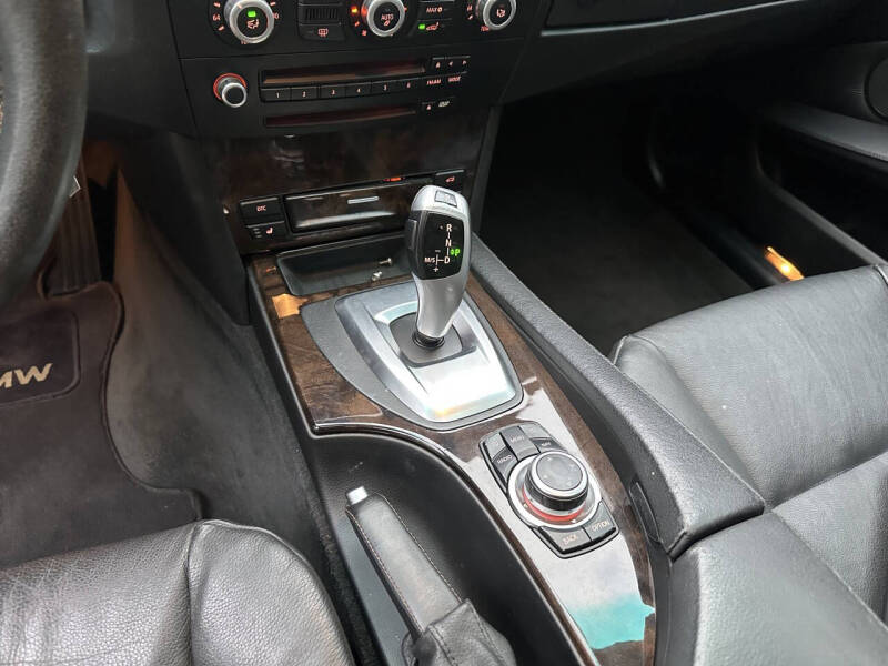 2009 BMW 5 Series 528i xDrive