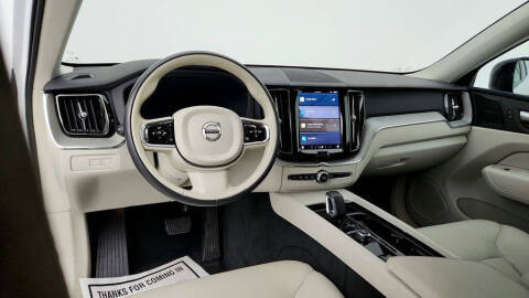 2024 Volvo XC60 Recharge T8 Plus Dark Theme