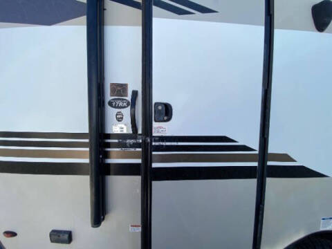 2018 Pacific Coachworks MIGHTY LIGHT