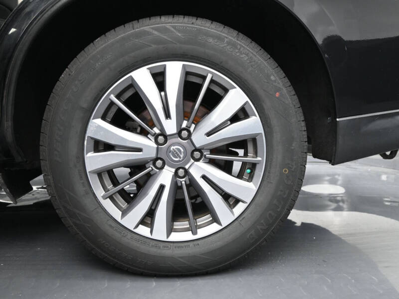 2020 Nissan Pathfinder SV