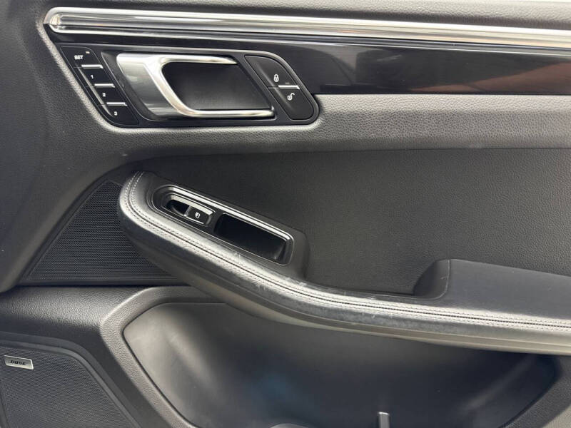2015 Porsche Macan Turbo