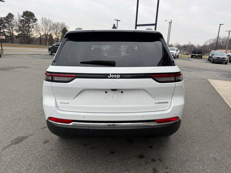 2024 Jeep Grand Cherokee Laredo