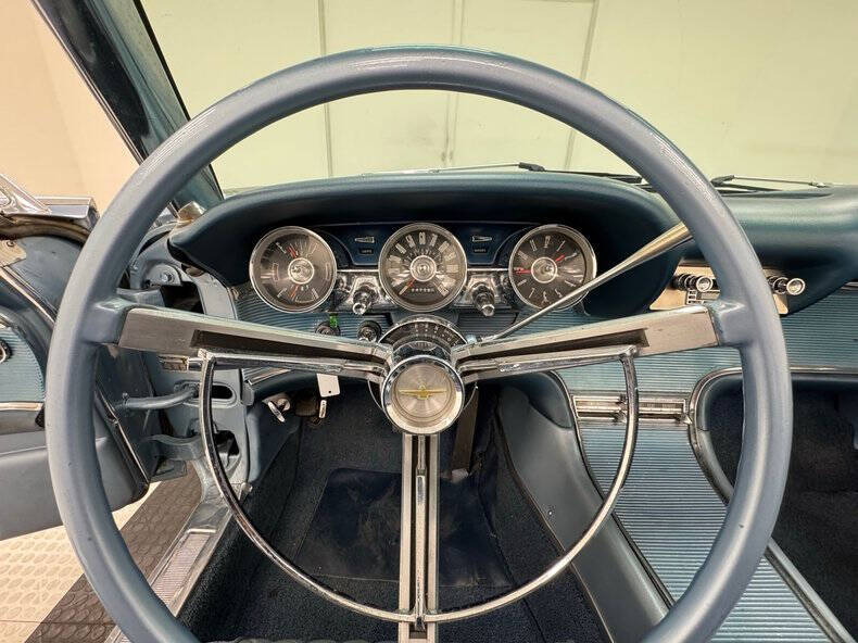 1962 Ford Thunderbird