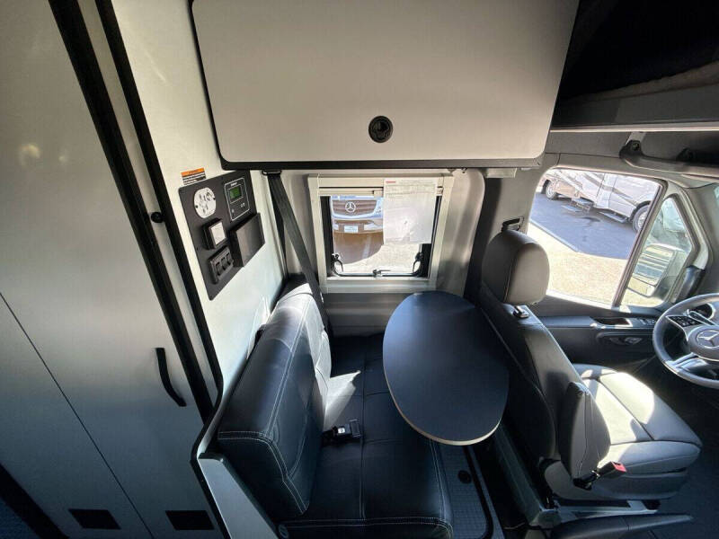 2025 Mercedes-Benz Sprinter
