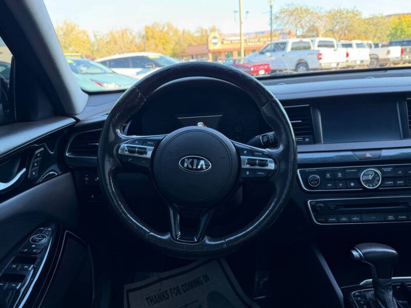2017 Kia Cadenza Premium