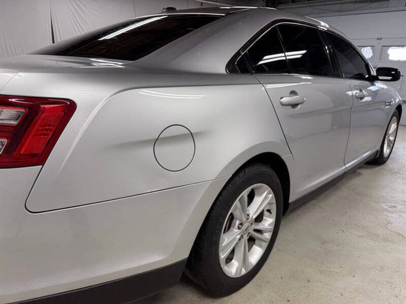 2016 Ford Taurus SE